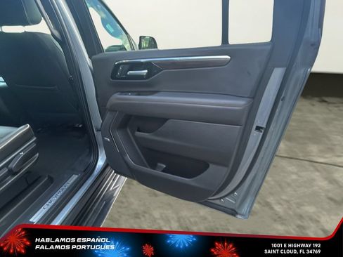 Used 2025 Chevrolet Suburban Premier RWD image 28