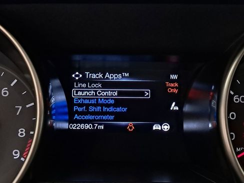 Used 2016 Ford Mustang Shelby GT350 w/ Technology Package image 18