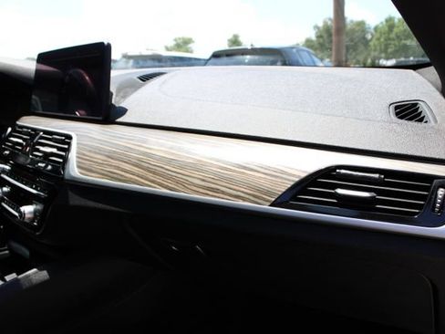 Used 2021 BMW 530i w/ M Sport Package RWD image 46