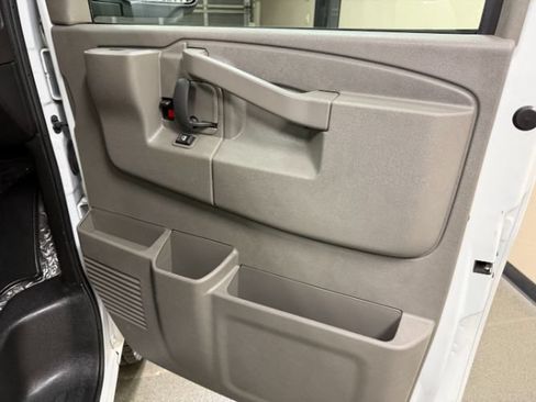 Used 2024 Chevrolet Express 3500 LT w/ LT Preferred Equipment Group RWD image 27