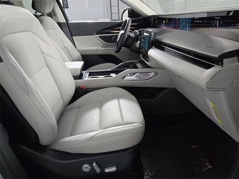 New 2026 Lincoln Nautilus Premier image 18