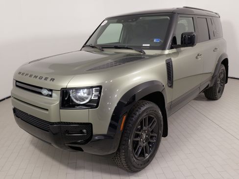 Used 2024 Land Rover Defender 110 S image 4