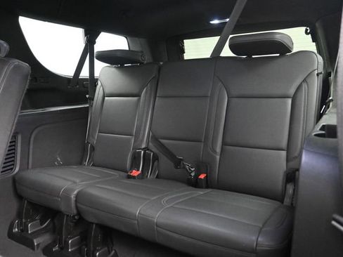 Used 2024 Chevrolet Suburban LT image 24