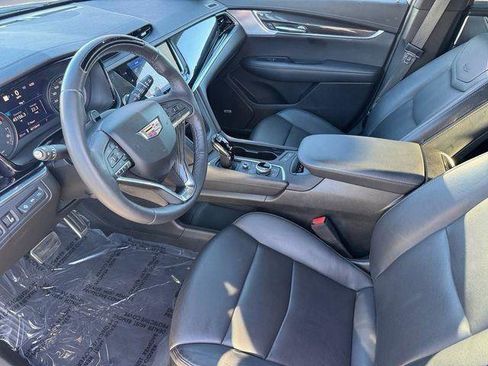 Used 2023 Cadillac XT6 Sport w/ Technology Package image 9
