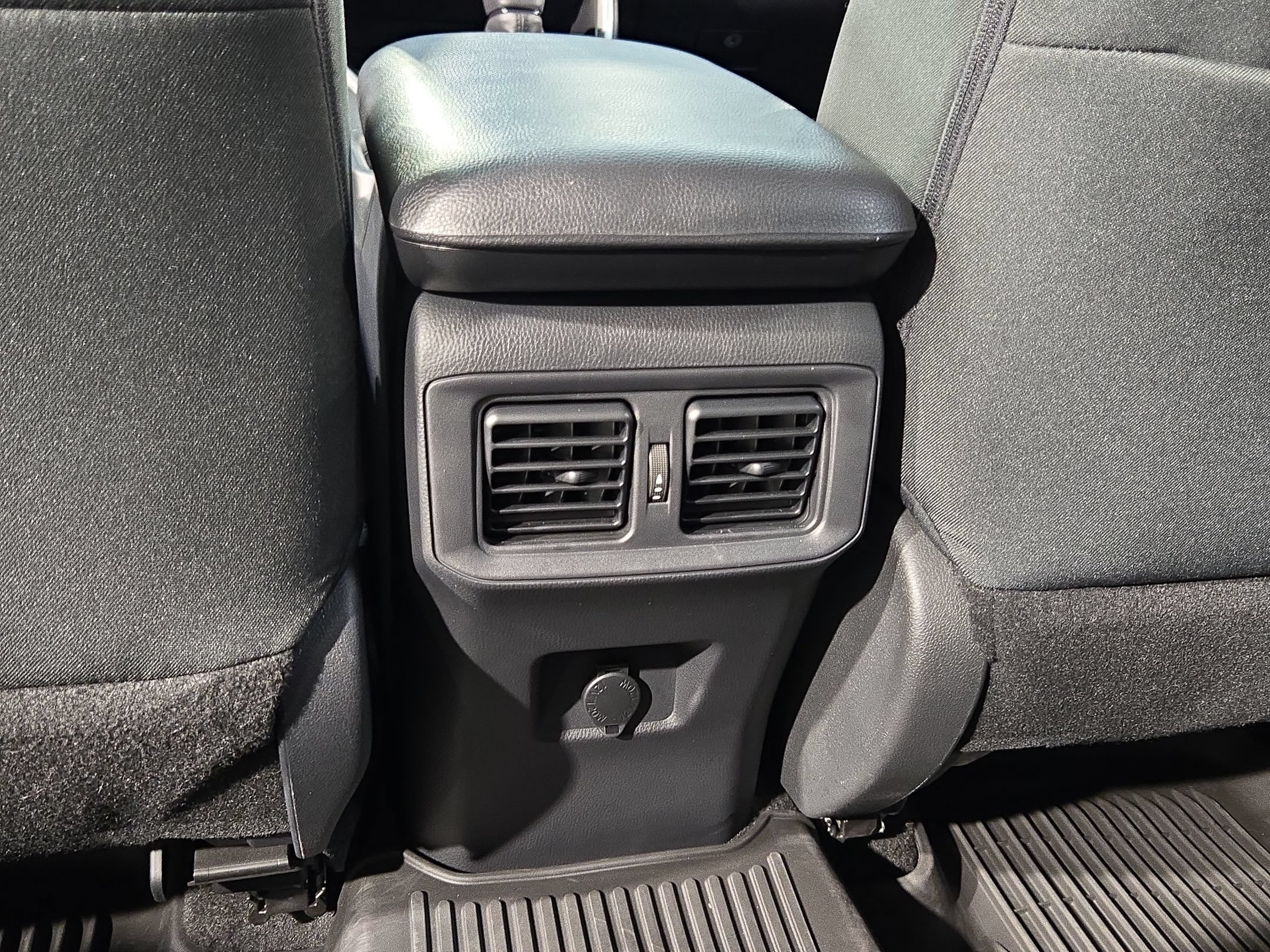 Used 2024 Toyota RAV4 LE AWD/4WD image 35