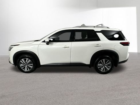 Used 2022 Nissan Pathfinder SL AWD/4WD image 29