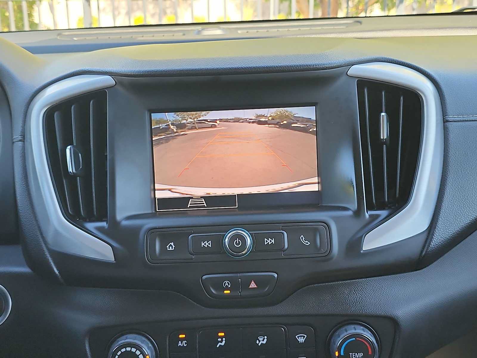 Used 2024 GMC Terrain SLE FWD image 11
