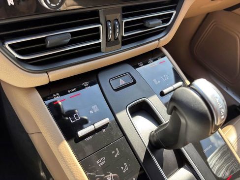 Certified 2022 Porsche Macan S image 35