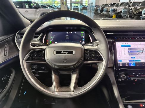 Used 2023 Jeep Grand Cherokee Overland w/ Luxury Tech Group IV image 32