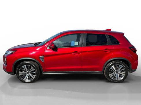 Used 2024 Mitsubishi Outlander Sport SE image 2