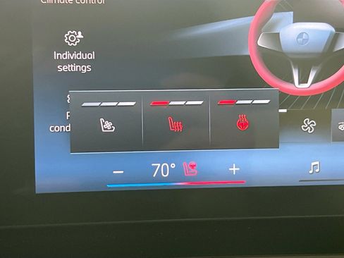 Used 2025 BMW 530i xDrive 530i xDrive w/ M Sport Package image 21