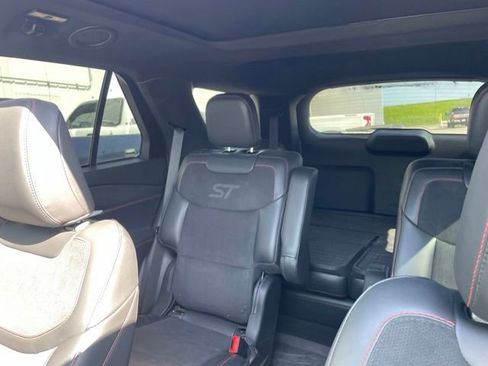 Used 2025 Ford Explorer ST w/ Sun And Sound Package RWD image 4