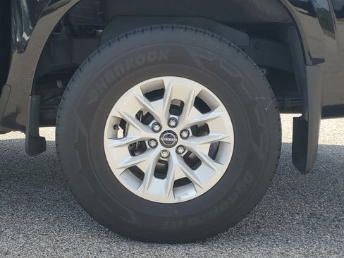 Certified 2025 Nissan Frontier S image 9