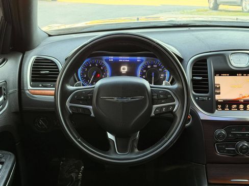 Used 2015 Chrysler 300 C Platinum w/ Harman/Kardon Audio Group RWD image 27