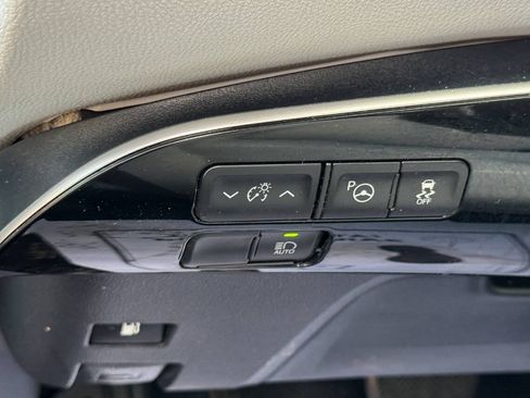 Used 2019 Toyota Prius LE FWD image 22