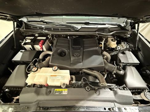 Used 2024 Toyota Tundra SR5 w/ SR5 Convenience Package AWD/4WD image 10