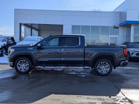 Used 2022 GMC Sierra 1500 SLT w/ SLT Premium Package image 9