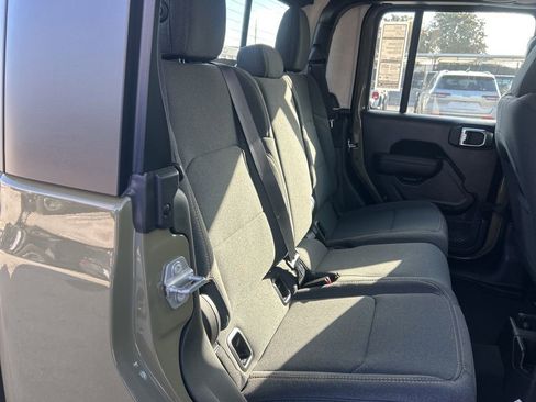 New 2026 Jeep Gladiator Sport AWD/4WD image 28