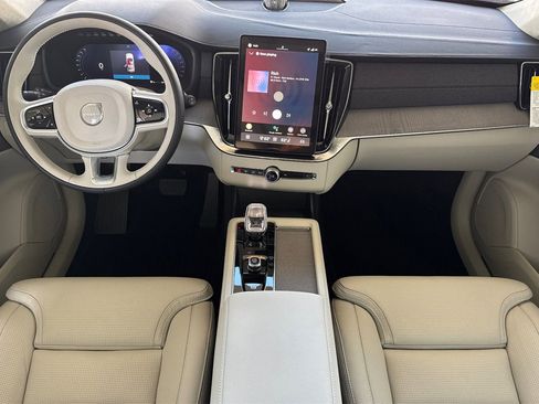 New 2026 Volvo XC90 B6 Ultra w/ Lounge Package AWD/4WD image 3