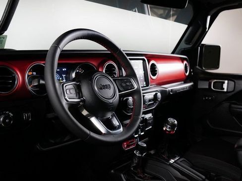 Used 2023 Jeep Wrangler Unlimited Rubicon AWD/4WD image 4