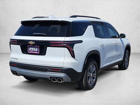 Used 2026 Chevrolet Traverse LT w/ Driver Confidence Package FWD image 5