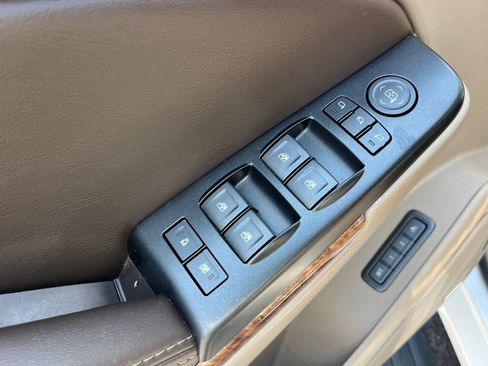 Used 2018 Chevrolet Tahoe Premier AWD/4WD image 47