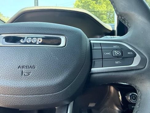 Used 2022 Jeep Compass Latitude AWD/4WD image 33