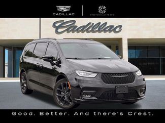 Used 2025 Chrysler Pacifica Limited FWD video 2