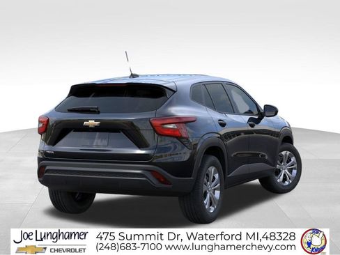 New 2026 Chevrolet Trax LS FWD image 4