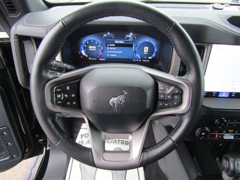 Used 2025 Ford Bronco Outer Banks image 13