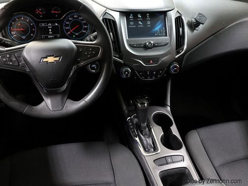 Used 2016 Chevrolet Cruze LT w/ Convenience Package image 16