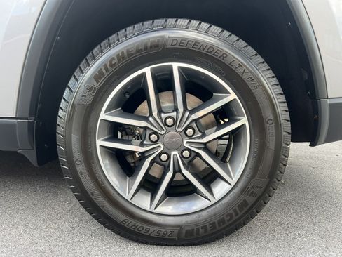 Used 2019 Jeep Grand Cherokee Limited w/ Luxury Group II AWD/4WD image 87