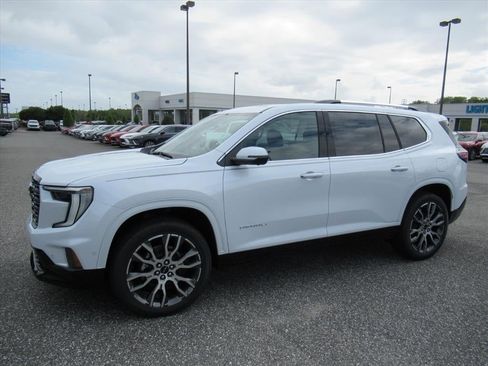 New 2026 GMC Acadia Denali Ultimate w/ LPO, Floor Liner Package FWD image 4