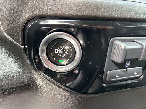 Used 2025 Chevrolet Silverado 1500 LT AWD/4WD image 23