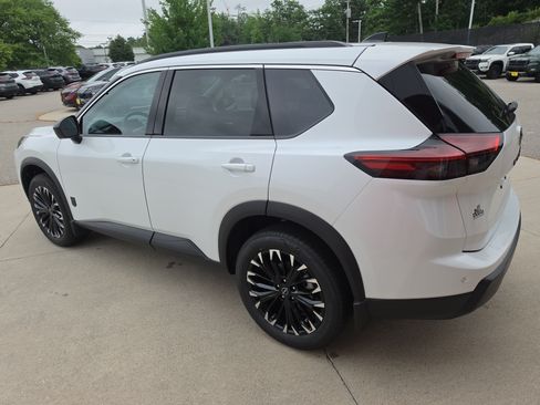 New 2026 Nissan Rogue Dark Armor AWD/4WD image 5