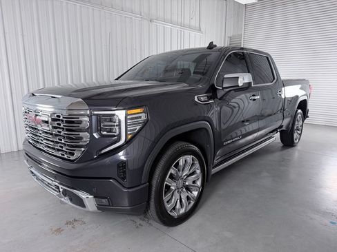 Used 2025 GMC Sierra 1500 Denali w/ Denali Reserve Package AWD/4WD image 1
