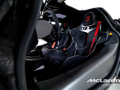 Used 2019 McLaren Senna RWD image 12