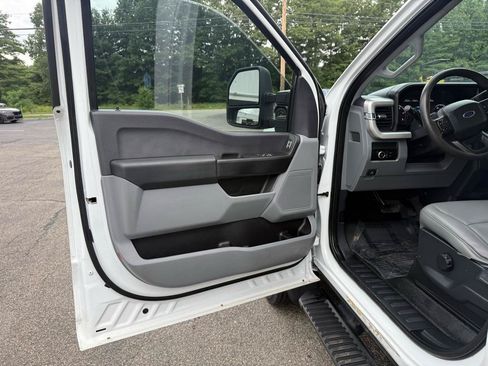Used 2023 Ford F550 4x4 Regular Cab Super Duty image 26
