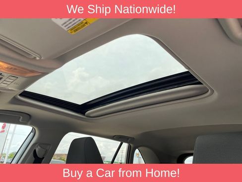 Used 2021 Toyota RAV4 XLE w/ Convenience Package AWD/4WD image 11