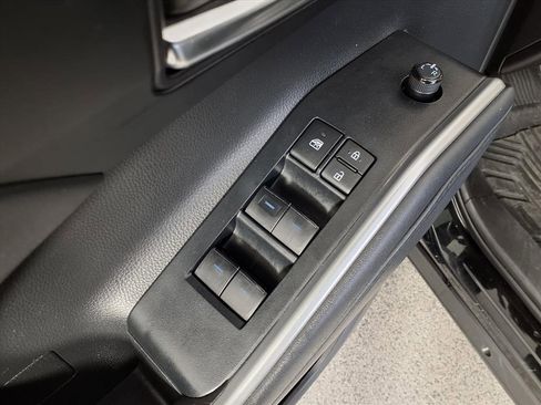 Used 2022 Toyota Highlander XLE image 23