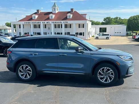 Used 2023 Lincoln Corsair FWD w/ Equipment Group 101A image 5