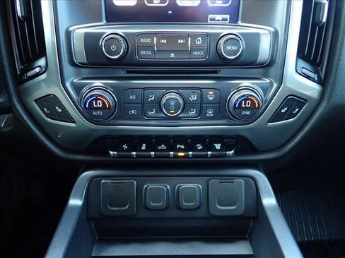 Used 2019 Chevrolet Silverado 2500 LT w/ Midnight Edition AWD/4WD image 17