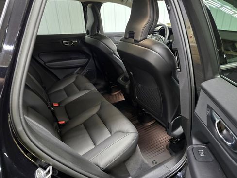 Used 2023 Volvo XC60 B5 Plus w/ Climate Package image 29