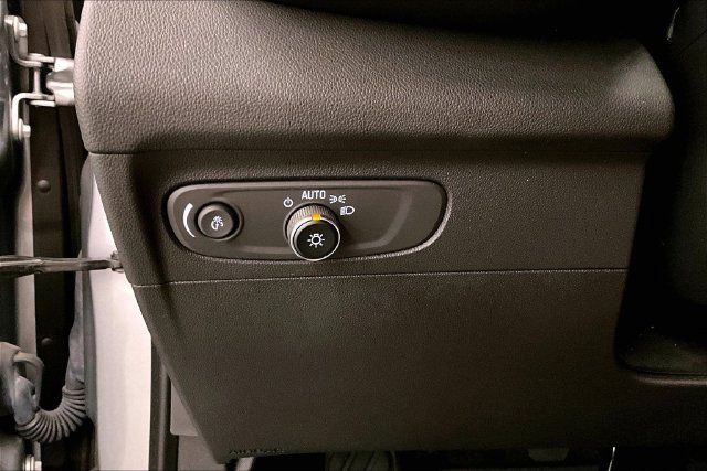 Used 2023 Buick Envision Essence FWD image 36