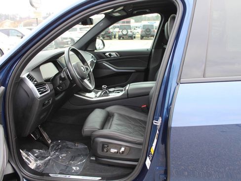 Used 2023 BMW X5 M50i w/ Climate Comfort Package image 29