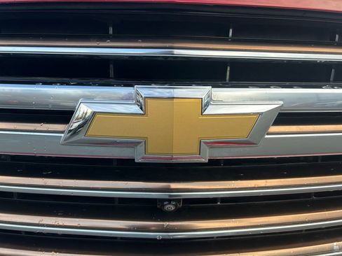 Used 2023 Chevrolet Suburban High Country image 31