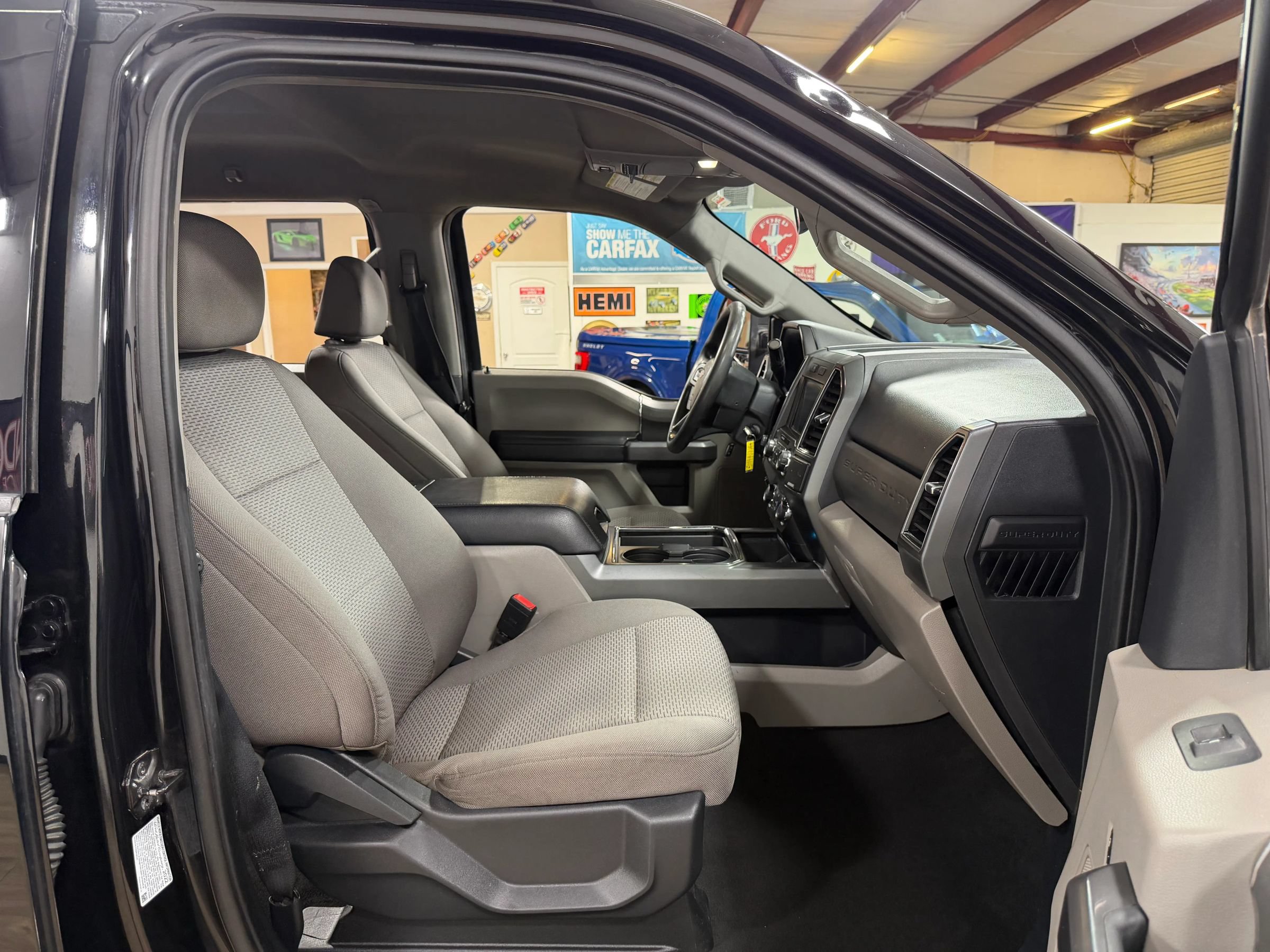 Used 2022 Ford F250 XLT w/ Black Appearance Package AWD/4WD image 22