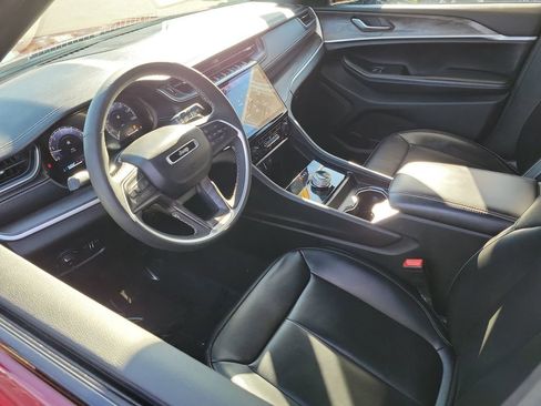 Certified 2024 Jeep Grand Cherokee L Limited w/ Black Appearance Package image 3