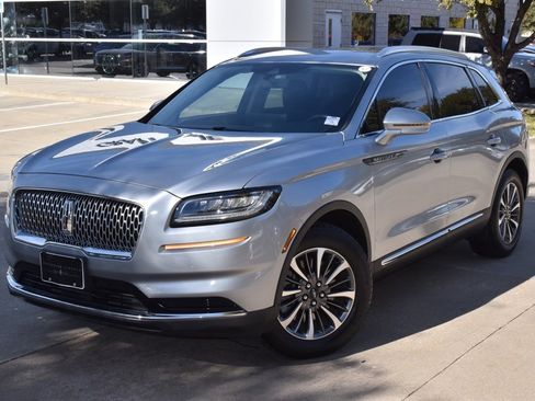 Used 2022 Lincoln Nautilus FWD w/ Premium Package image 40