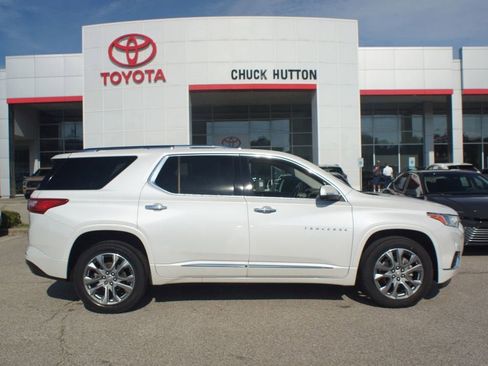 Used 2021 Chevrolet Traverse Premier image 1